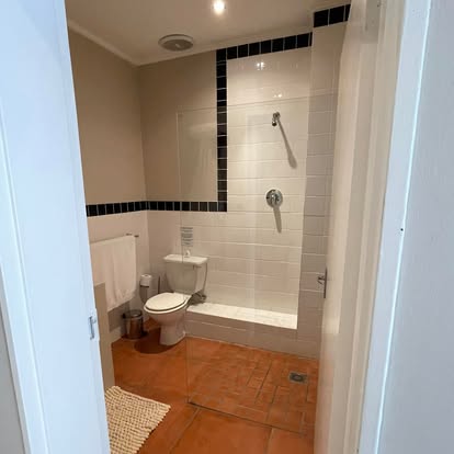 Moments Guesthouse Bathroom