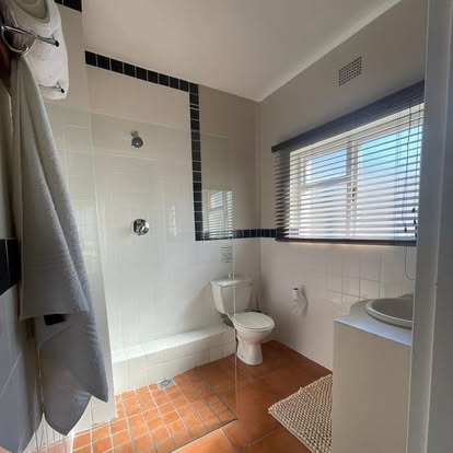 Moments Guesthouse Bathroom
