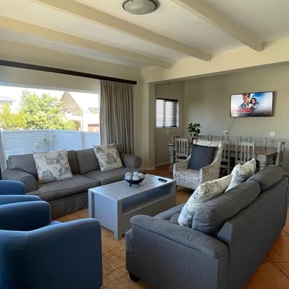 Moments Guesthouse Tv